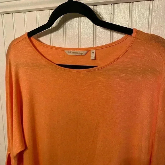 Nwot Soft Surroundings wrist tie 3/4 sleeve top - Picture 2 of 5